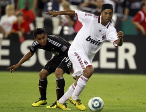 Palmeiras prepara proposta para contratação de Ronaldinho Gaúcho Palmeiras prepara proposta para contratação de Ronaldinho Gaúcho