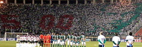 Torcida homenageia Marcos pelo 500 jogos pelo Palmeiras com mosaico (Foto: Ag. Estado) Torcida homenageia Marcos pelo 500 jogos pelo Palmeiras com mosaico (Foto: Ag. Estado)